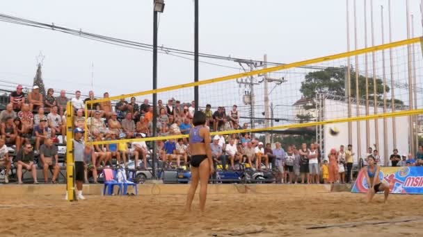 Beachvolleyball-Meisterschaft der Frauen in Thailand. Zeitlupe — Stockvideo