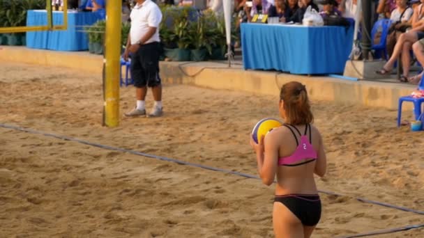 Womens Beach Volleyball Championship in Thailand (em inglês). Movimento lento — Vídeo de Stock