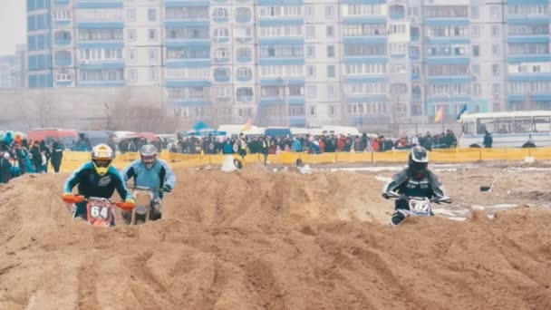 Motocross. Riders jumping. Off-road racing on enduro bikes. Slow motion — Stock Video