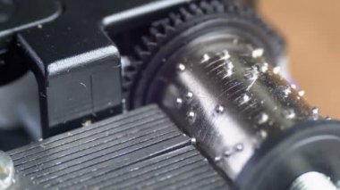 Müzik kutusu mekanizması döner