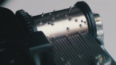 Müzik kutusu mekanizması döner