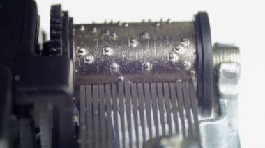 Müzik kutusu mekanizması döner