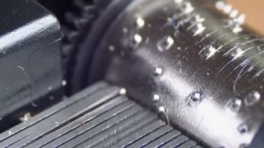 Müzik kutusu mekanizması döner