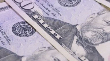 50 dolar Amerikan faturaları yavaş döner. Para ile arka plan.