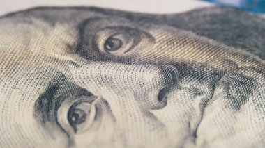 Başkan Benjamin Franklin bir yüz dolar üzerinde portresi bill Döndür