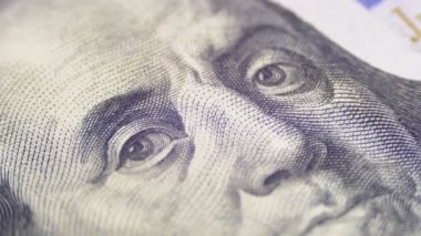 Başkan Benjamin Franklin bir yüz dolar üzerinde portresi bill Döndür