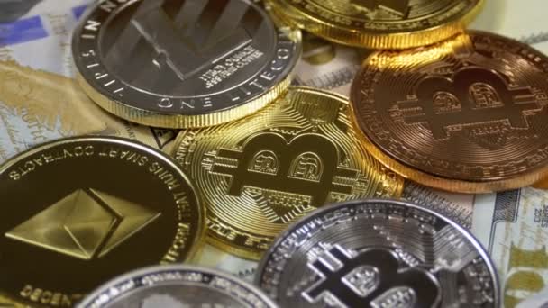 Bitcoin, Litecoin, Ethereum y Dash Monedas, BTC, LTC, ETH, DASH y proyectos de ley de dólares giran — Vídeos de Stock