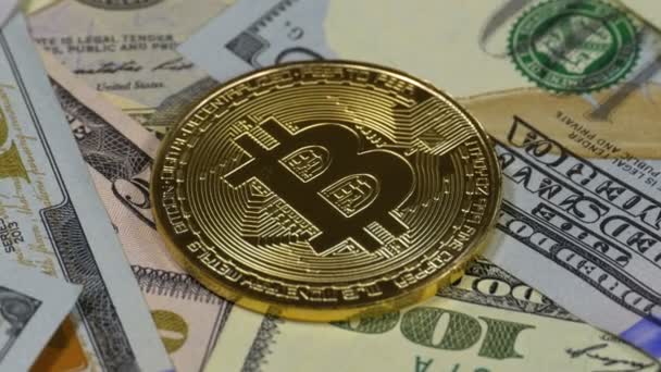 Gold Bitcoin Coin, BTC, Bills of Dollars 는 로팅이 다 — 비디오
