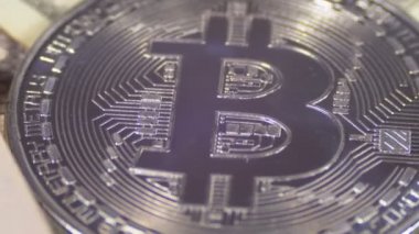 Gümüş Bitcoin Para Şifreleme, BTC Arka planda ABD Dolarlarıyla Döndürme