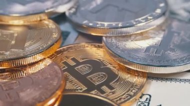 Farklı Kripto Para Birimi Litecoin, Ethereum, Dash Coins ve Dolarlar Dolarları Dönüyor