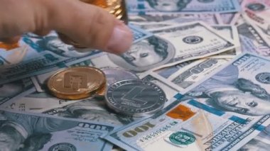 Bize dolar ile bir tabloda farklı para birimlerinin Kripto paralar el koyar