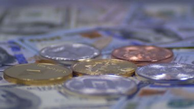 Farklı Kripto Para Birimi Litecoin, Ethereum, Dash Coins ve Dolarlar Dolarları Dönüyor