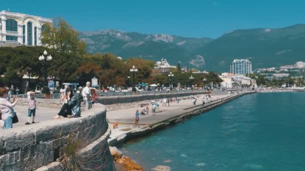 Banvallen av Yalta. Crimea. — Stockvideo