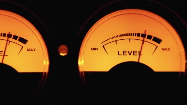 Analog Vintage Dial Indicator of Sound Signal Level. VU meters. Classic Vintage Volume Indicator — Stock Video