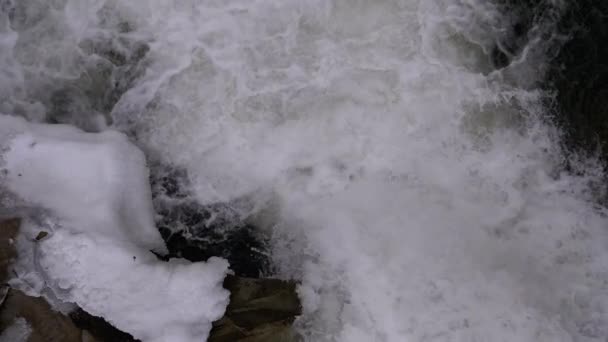 Mountain Creek and Stone Rapids with Snow. Rapid Flow of Water. Winter Waterfall. Slow Motion — Stockvideo