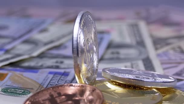Silver Bitcoin Coin, BTC and Bills of Dollars sedang diputar — Stok Video
