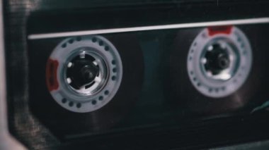 Teyp Kayıt, Çalma ve Döndürme 'ye Şeffaf Ses Kaseti Ekle