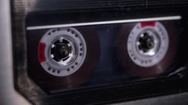 Teyp Kayıt, Çalma ve Döndürme 'ye Şeffaf Ses Kaseti Ekle