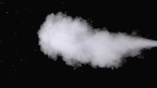 Водяна пара. White Jet of Vapour Steam на сайті Black Background Повільний рух — стокове відео