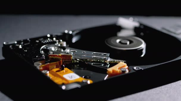 Hard Disk Drive Inside. Structure of HDD, Spinning Platter. Move magnetic head — Stock Video