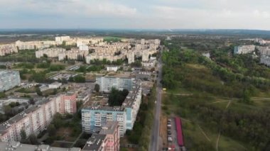 Doğa 'daki Çok Katlı Renkli Binalarla Oturan Bloklardaki Hava Panoraması