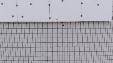 Bir yerleşim yerinin köpük yalıtımlı duvarının hava görüntüsü