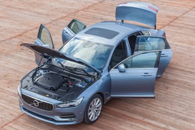 Volvo S90 içinde Ukrayna'resmi temsilciliği.