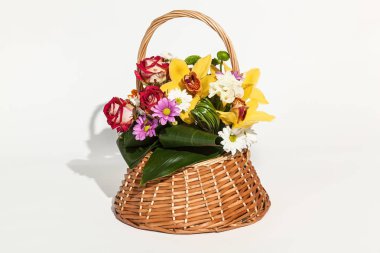 bir beyaz renkli çiçek buketi