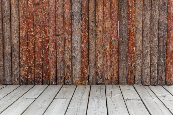 木墙。棕色和红色的木板，板上的老式旧墙. — 图库照片