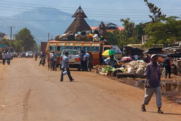 Många människor utanför, människor i Kenya — Stockfoto