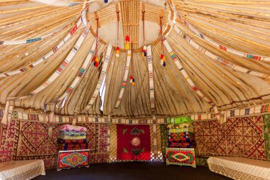  Kazakistan, Yurt içinde görünüm üst kısmı yurt gezisi