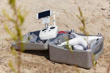 kutusu quadcopter taşıma için