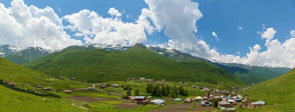 Сванеті області з Mestia по Ushguli — стокове фото