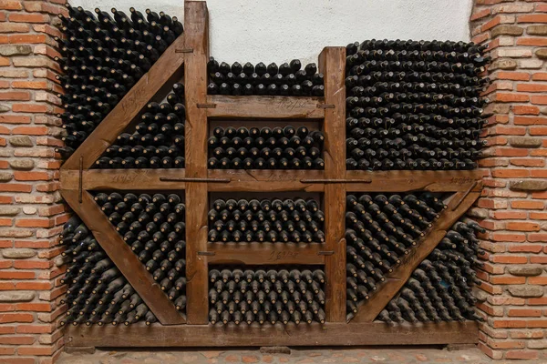 Gürcistan'da eski şarap tonoz vardır