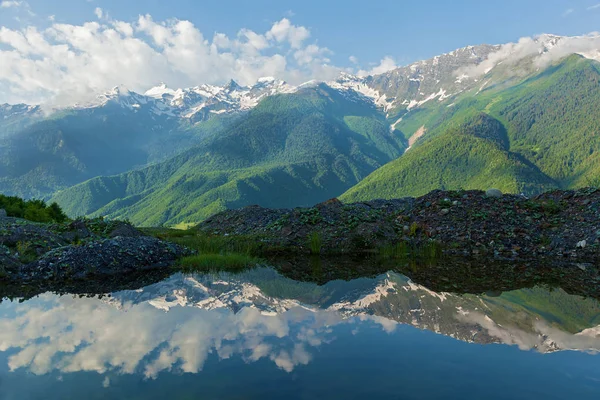 dağ zirveleri Gürcistan ile manzara