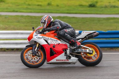 yarışmalar yüzük motosiklet