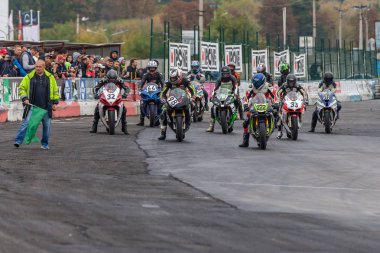 yarışmalar yüzük motosiklet