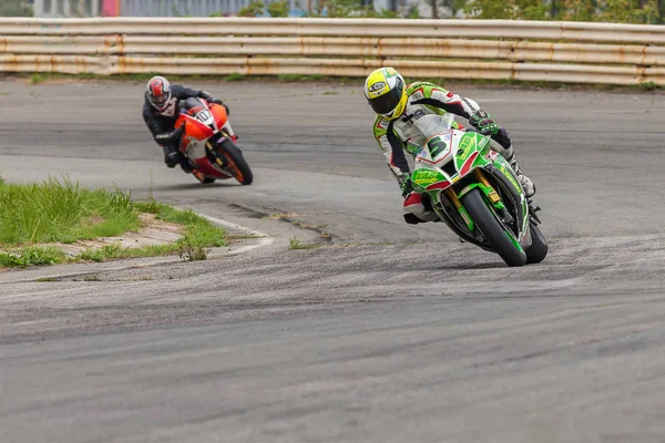 yarışmalar yüzük motosiklet