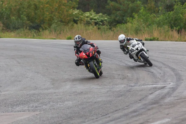 Competições em corridas de moto anel — Fotografia de Stock