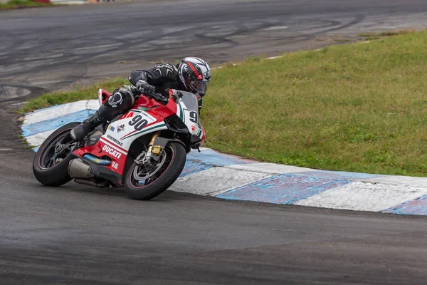 yarışmalar yüzük motosiklet