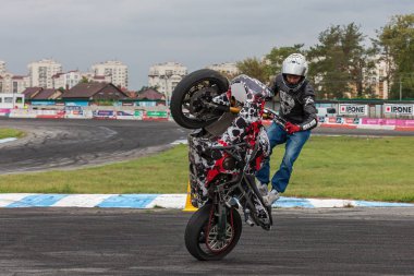 yarışmalar yüzük motosiklet