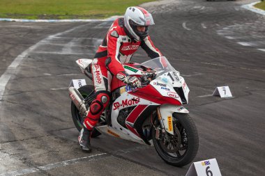 yarışmalar yüzük motosiklet