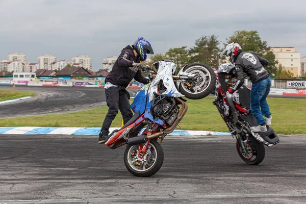 Competiciones en carreras de motos anillo —  Fotos de Stock