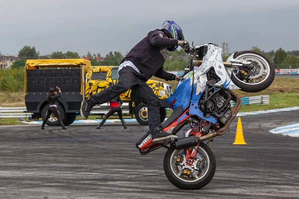 Competições em corridas de moto anel — Fotografia de Stock