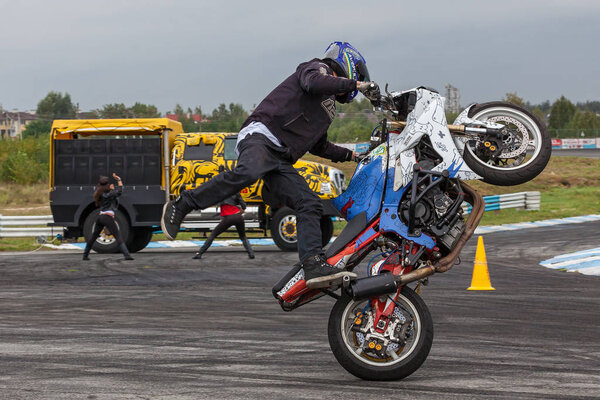 competitions in ring motorcycle racing