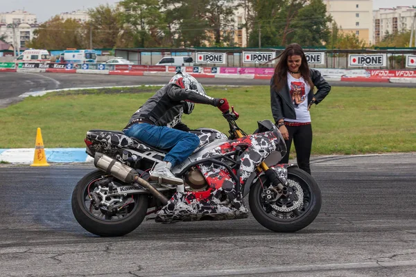 Competições em corridas de moto anel — Fotografia de Stock