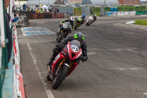 Competiciones en carreras de motos anillo — Foto de Stock