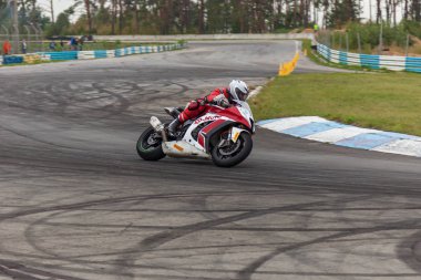 yarışmalar yüzük motosiklet