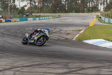 yarışmalar yüzük motosiklet