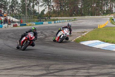 yarışmalar yüzük motosiklet